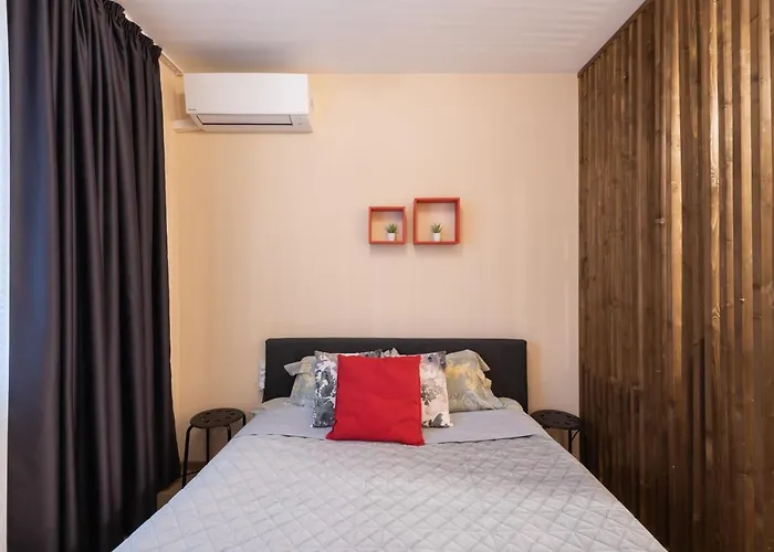 The Red Point ヴァルナ